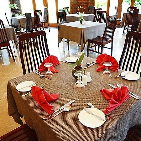 Raza Gyo Hotel Баган Экстерьер фото