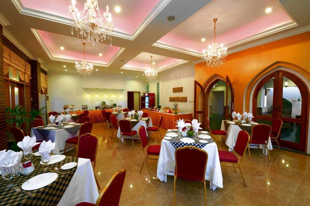 Raza Gyo Hotel Баган Экстерьер фото