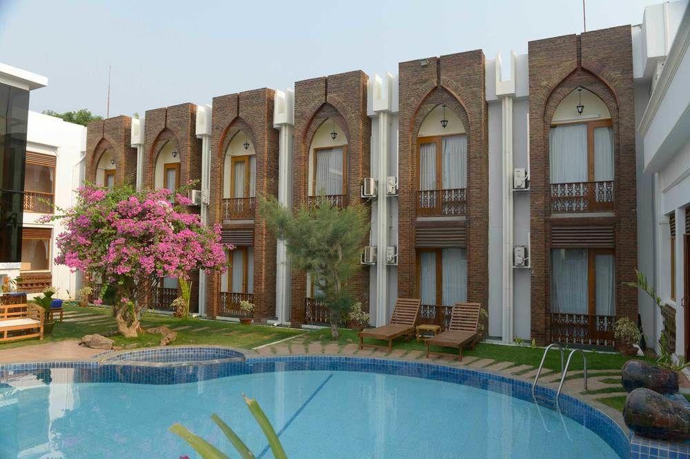 Raza Gyo Hotel Баган Экстерьер фото