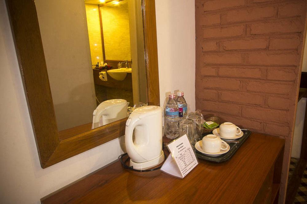 Raza Gyo Hotel Баган Экстерьер фото