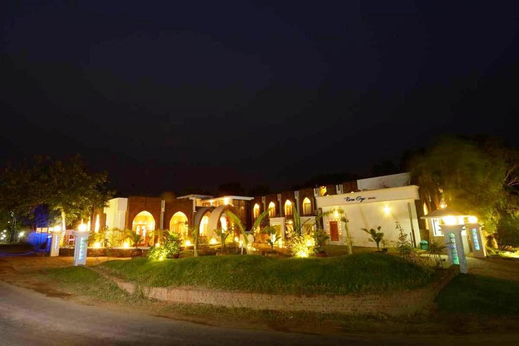 Raza Gyo Hotel Баган Экстерьер фото