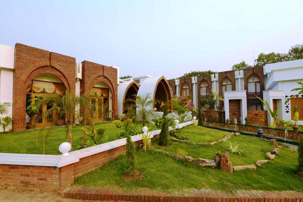 Raza Gyo Hotel Баган Экстерьер фото