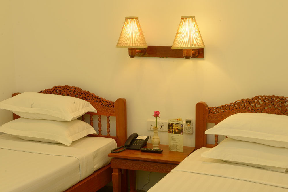 Raza Gyo Hotel Баган Экстерьер фото