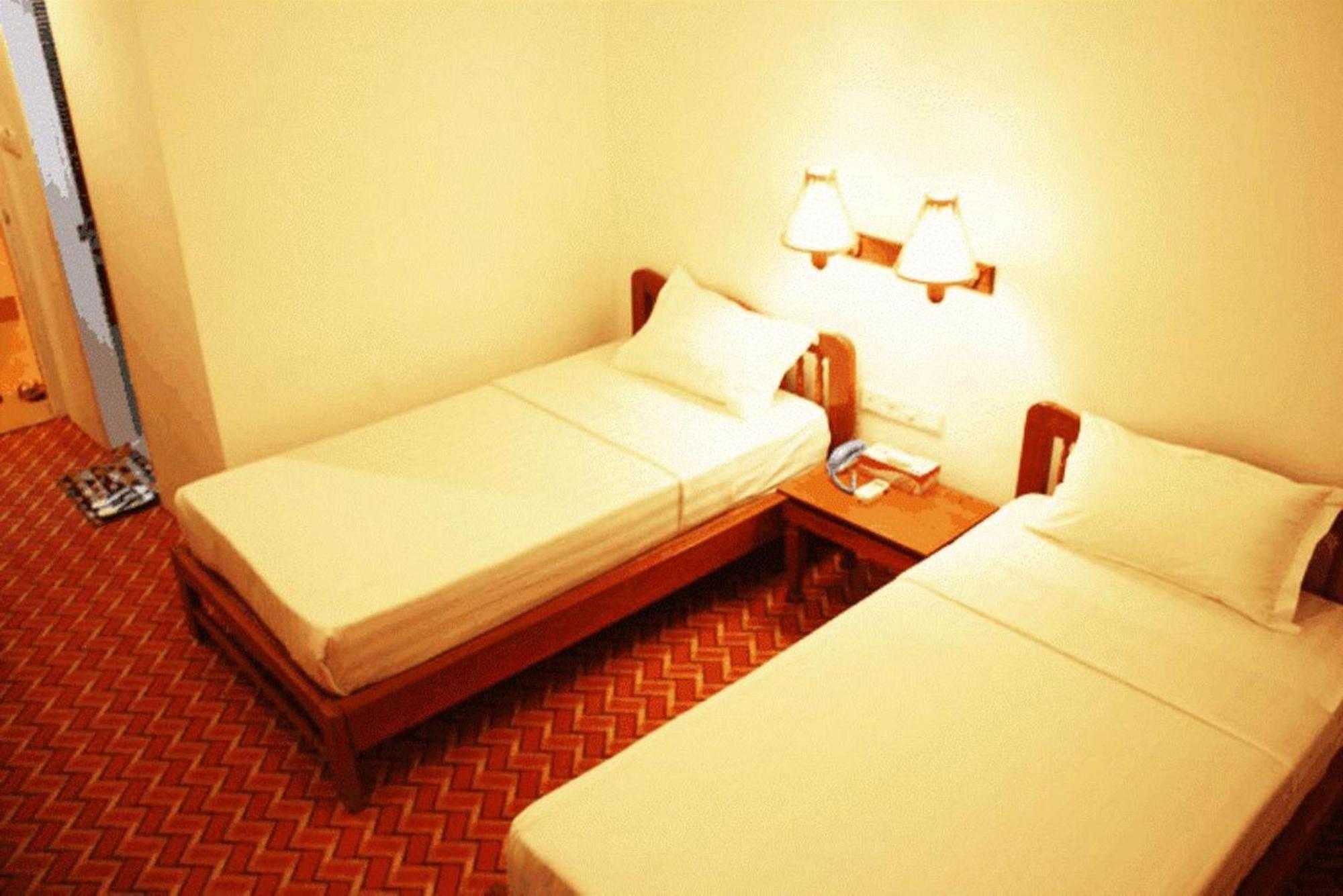 Raza Gyo Hotel Баган Экстерьер фото