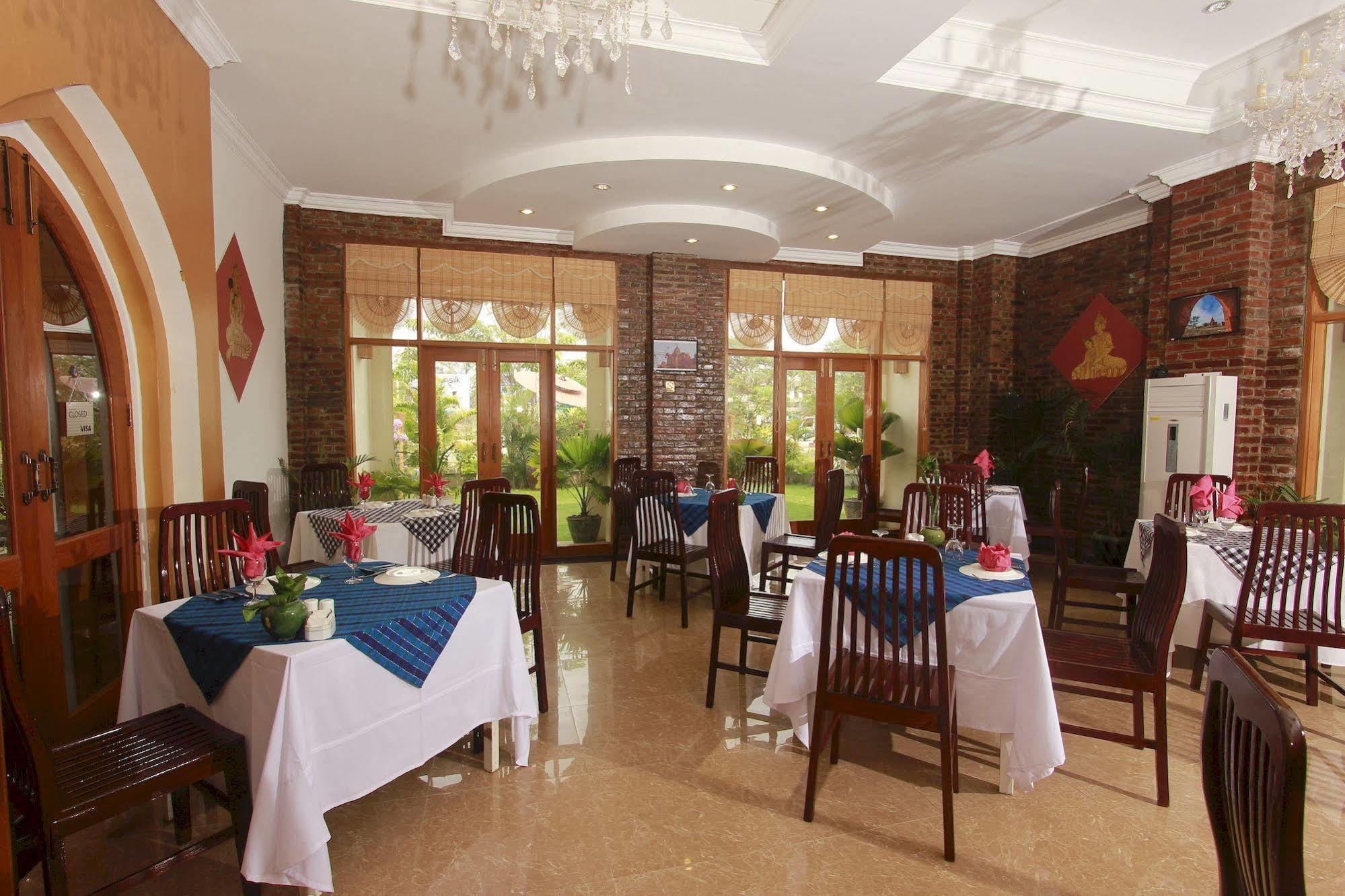 Raza Gyo Hotel Баган Экстерьер фото