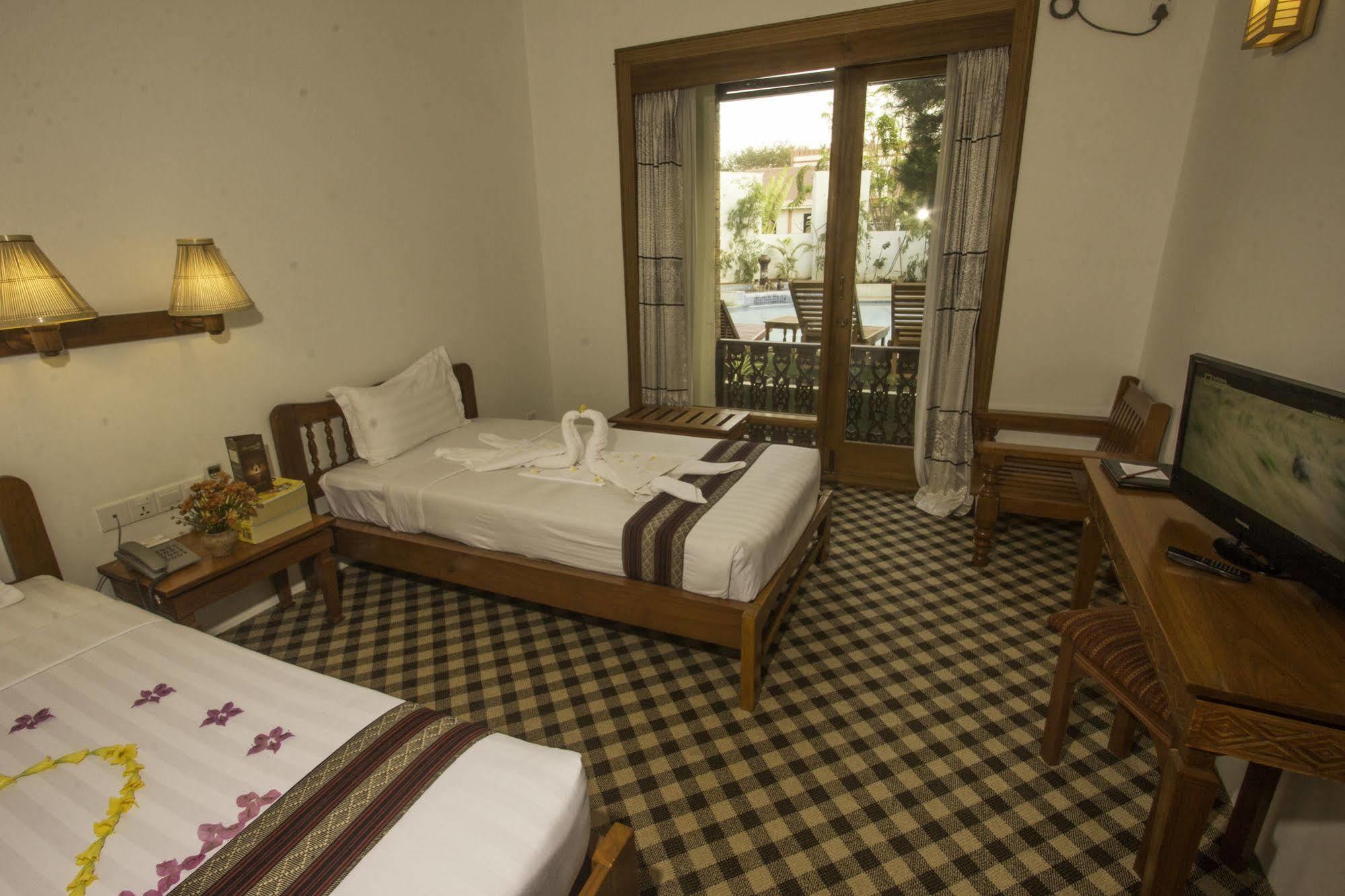 Raza Gyo Hotel Баган Экстерьер фото