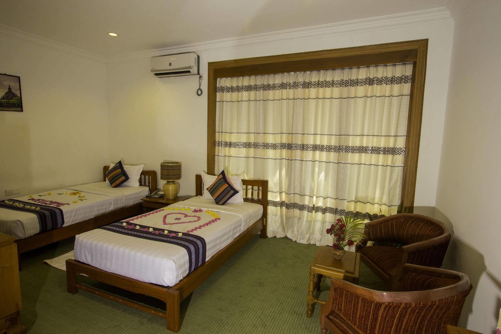 Raza Gyo Hotel Баган Экстерьер фото