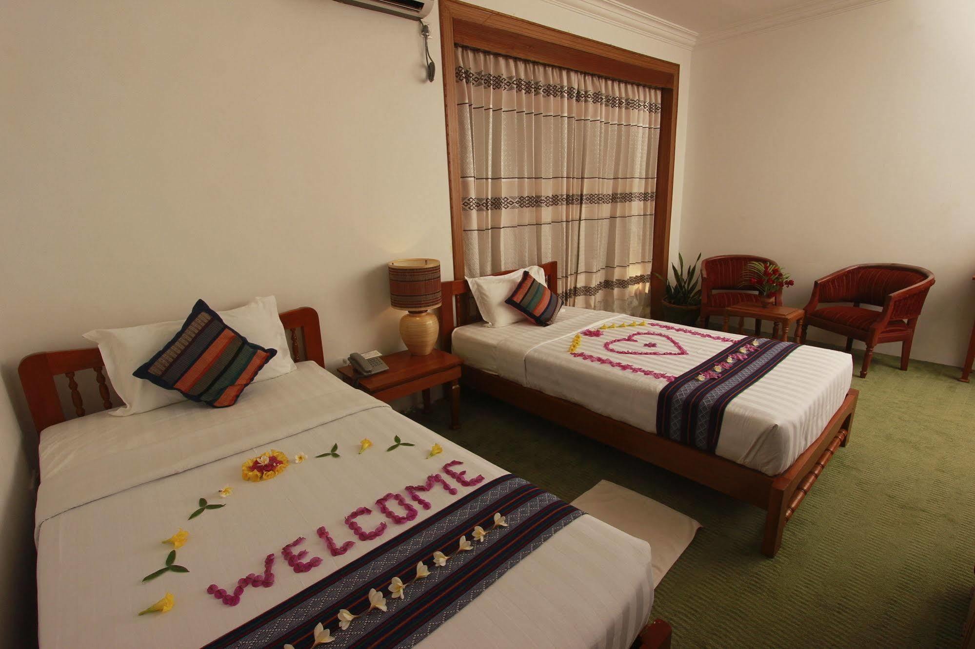Raza Gyo Hotel Баган Экстерьер фото
