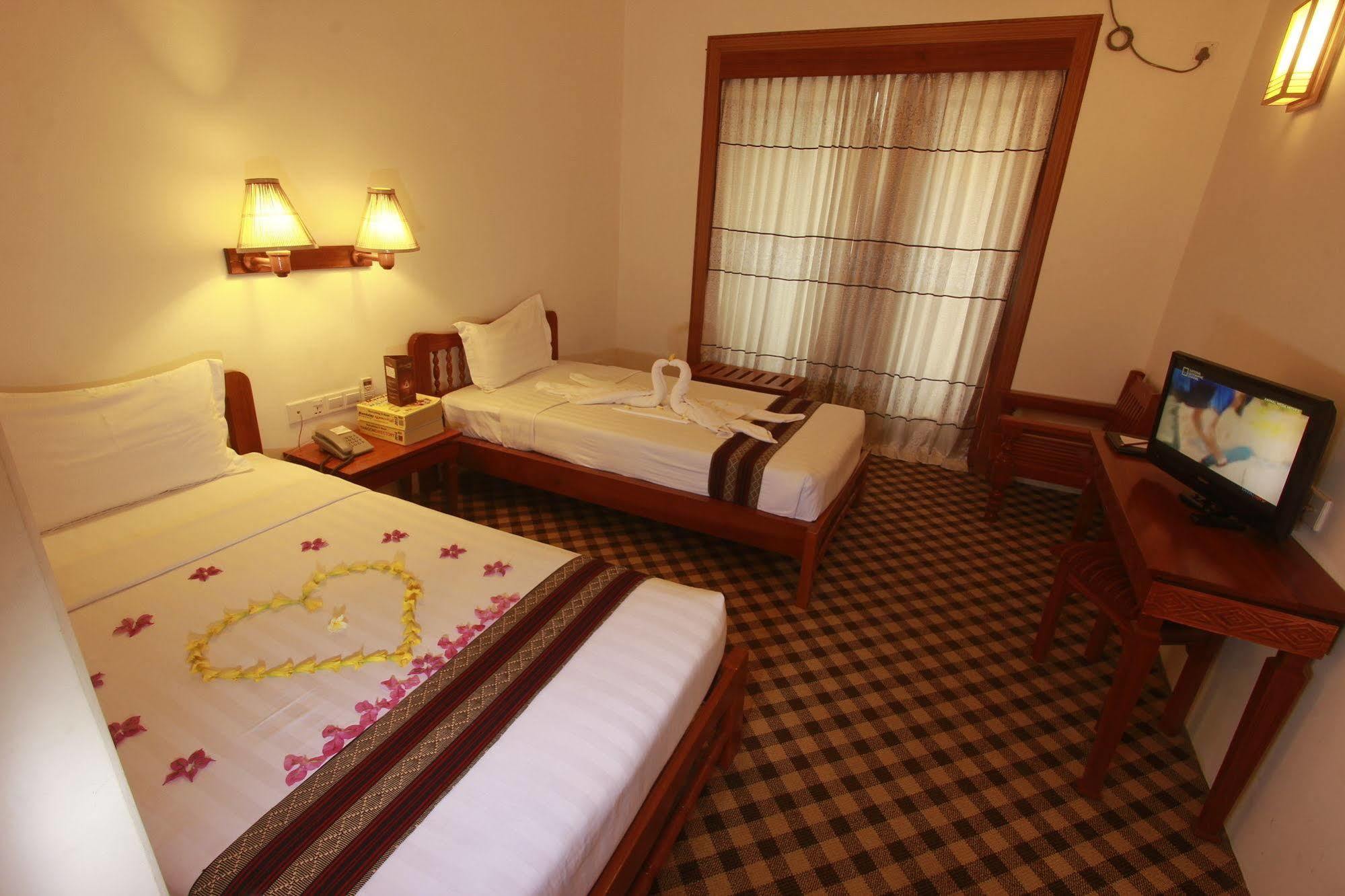 Raza Gyo Hotel Баган Экстерьер фото