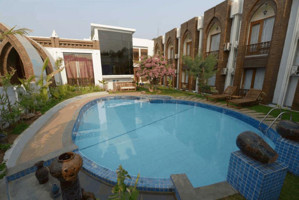 Raza Gyo Hotel Баган Экстерьер фото